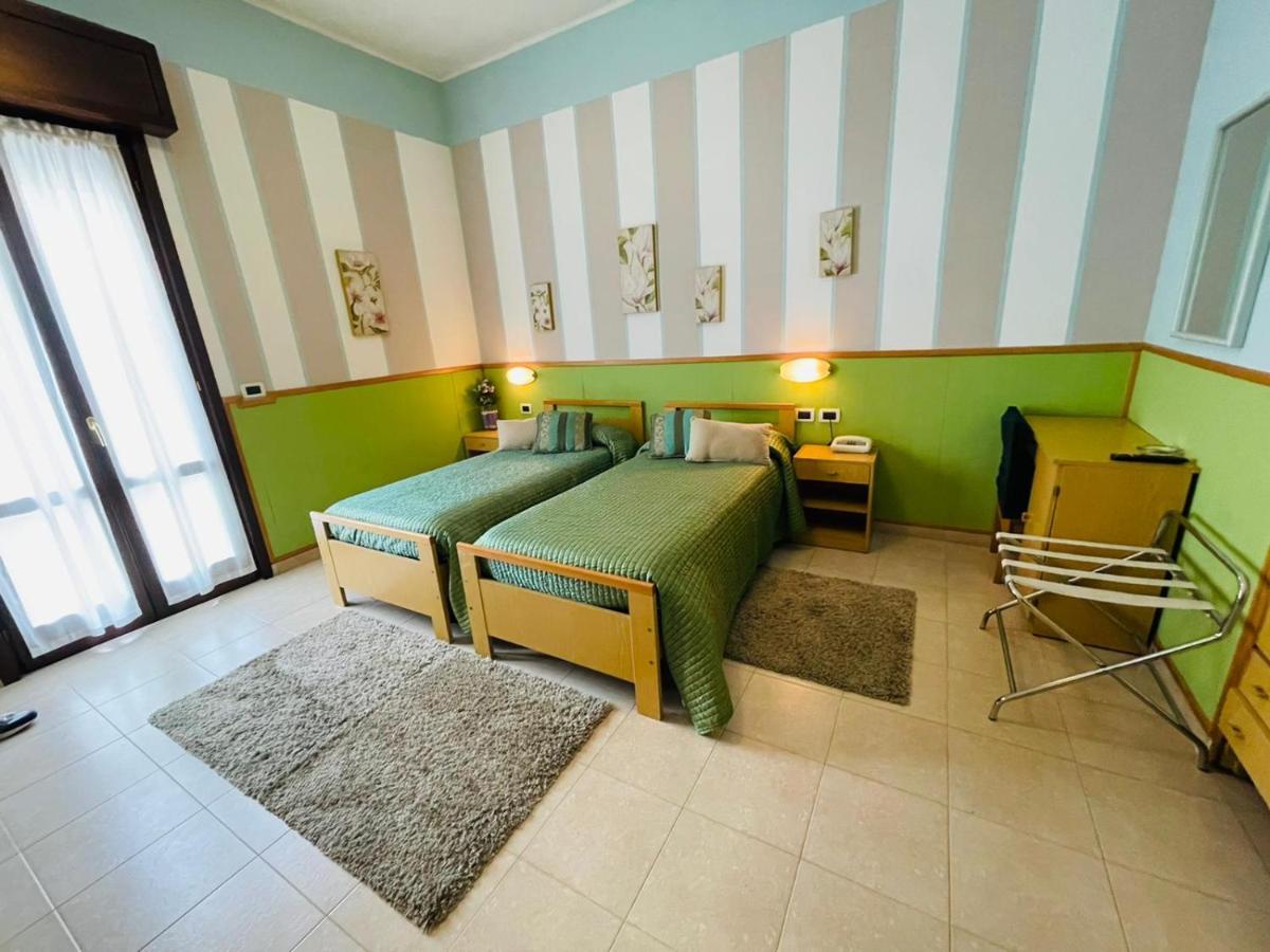 Hotel Azzurra Salsomaggiore Terme Exterior foto